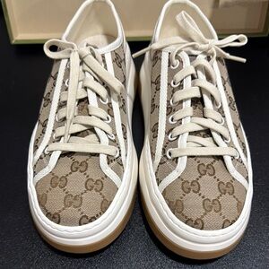 Gucci Women's Beige and White Sneakers
